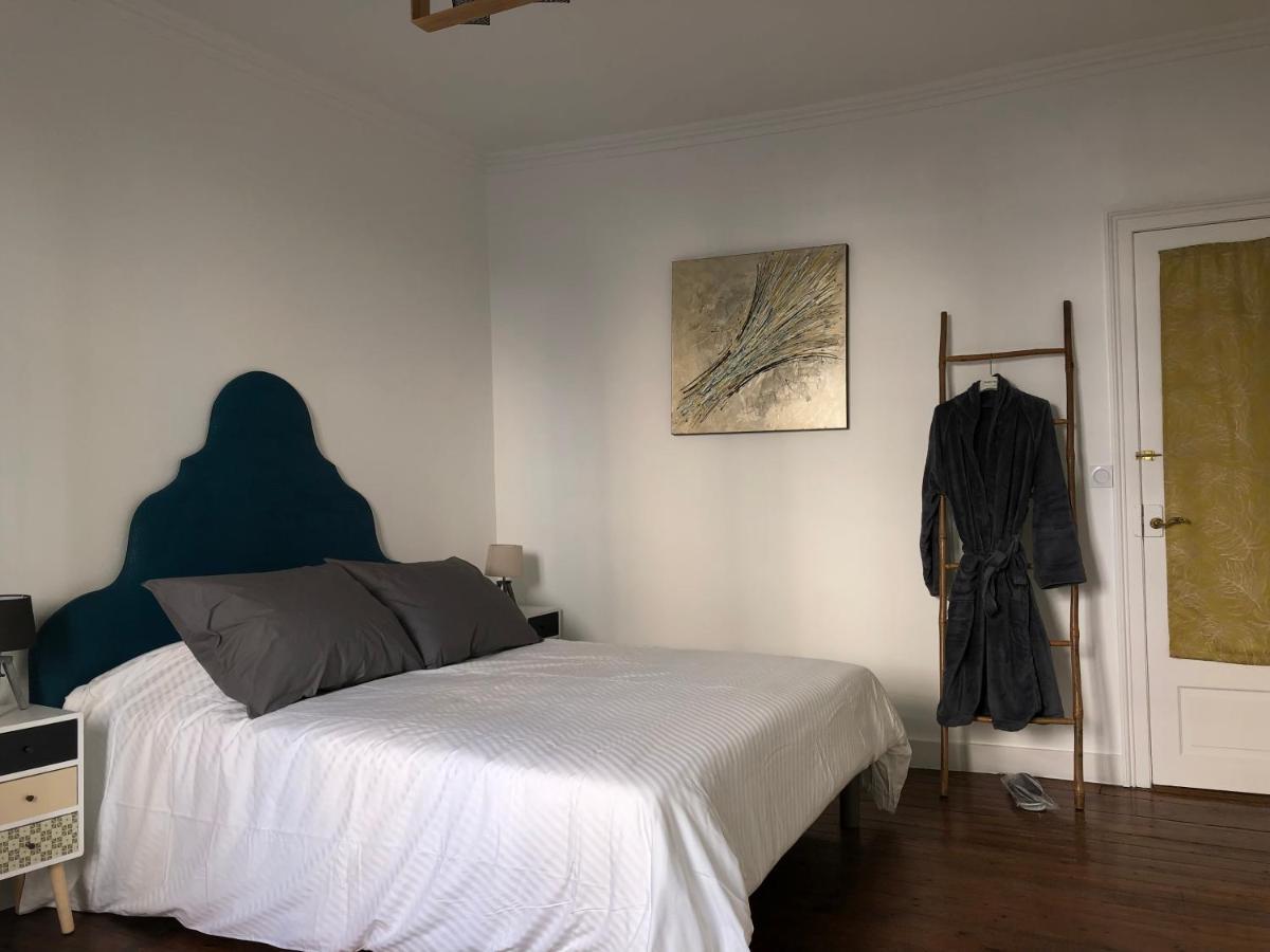 Les 3 P'Tites Pom'S Hotell Alençon Exteriör bild