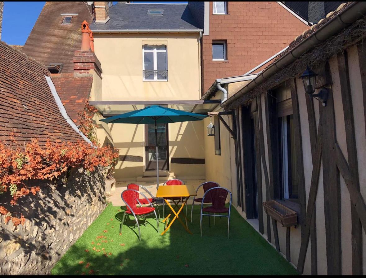 Les 3 P'Tites Pom'S Hotell Alençon Exteriör bild