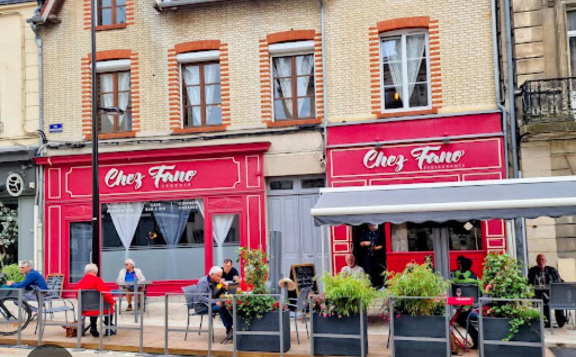 Les 3 P'Tites Pom'S Hotell Alençon Exteriör bild
